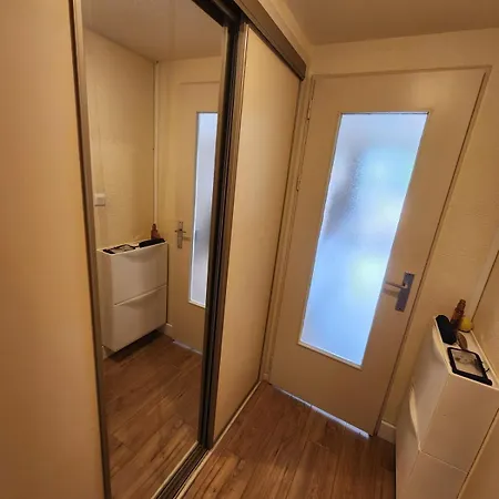 Studio, Le Port Apartment *